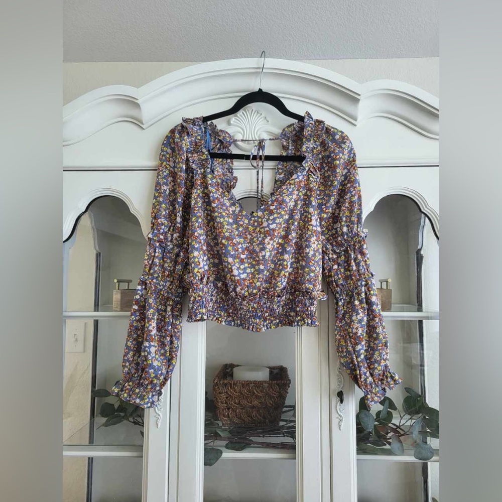 Floral balloon sleeve cropped blouse